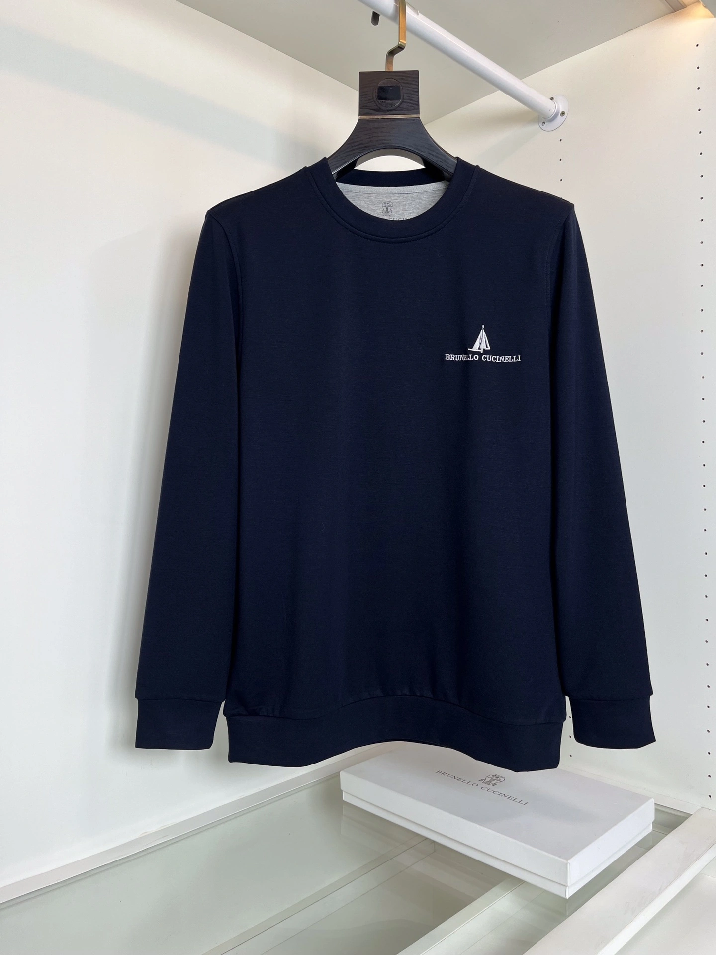 wg.luxury-- 2ru9588o item:E-F501J1023H